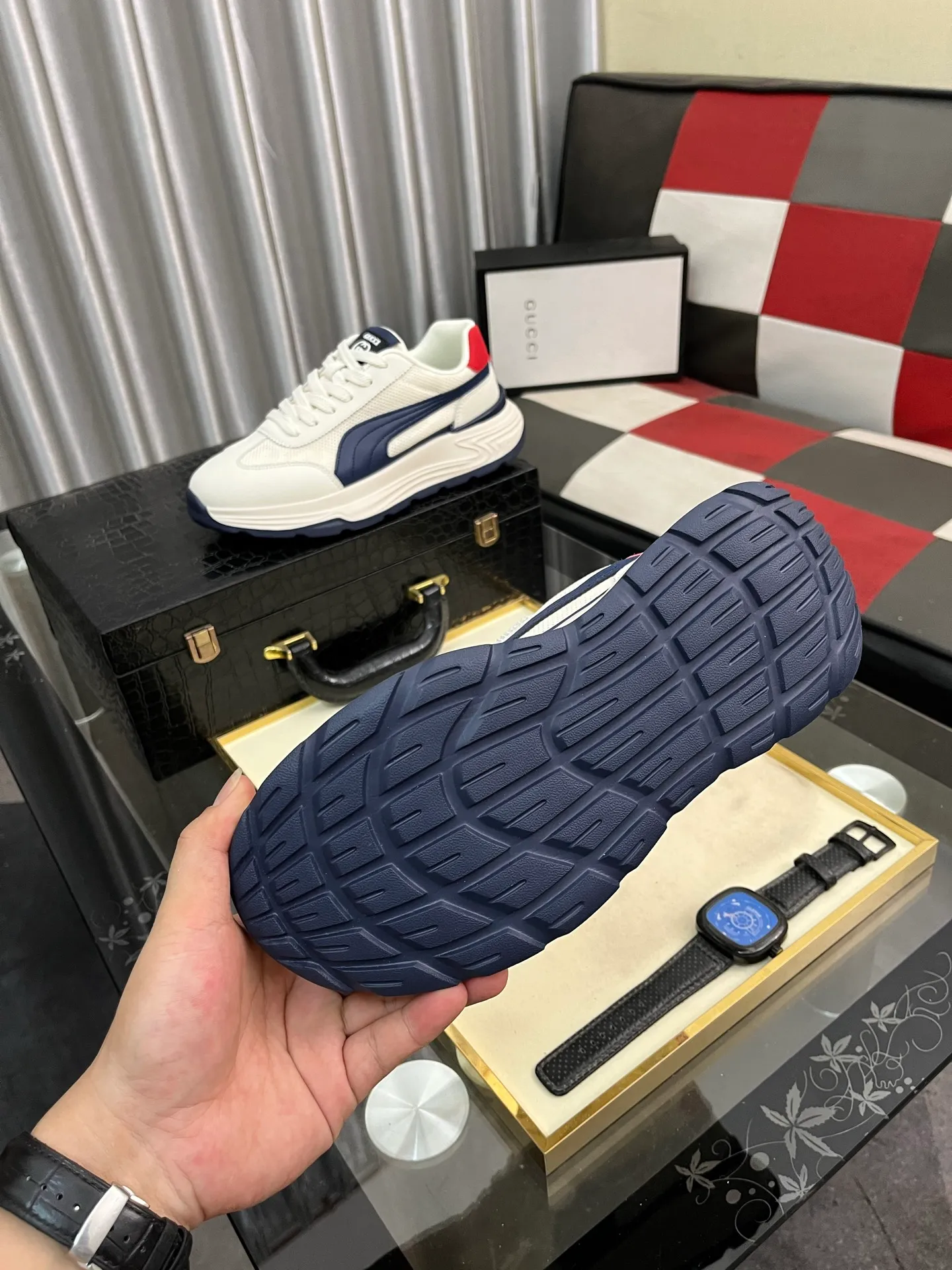 Men's Men's Shoes 💰458⌚️⌚️【GUCCI】Gucci men's latest white shoe series casual shoes! The official website is built 1:1. Upper: Made of imported cowhide, with electric embroidery ➕Inner lining: Made of high-quality first-layer pigskin, soft and comfortable. Picky material selection and exquisite workmanship give you the best enjoyment. Size: 38-443️⃣Colors available